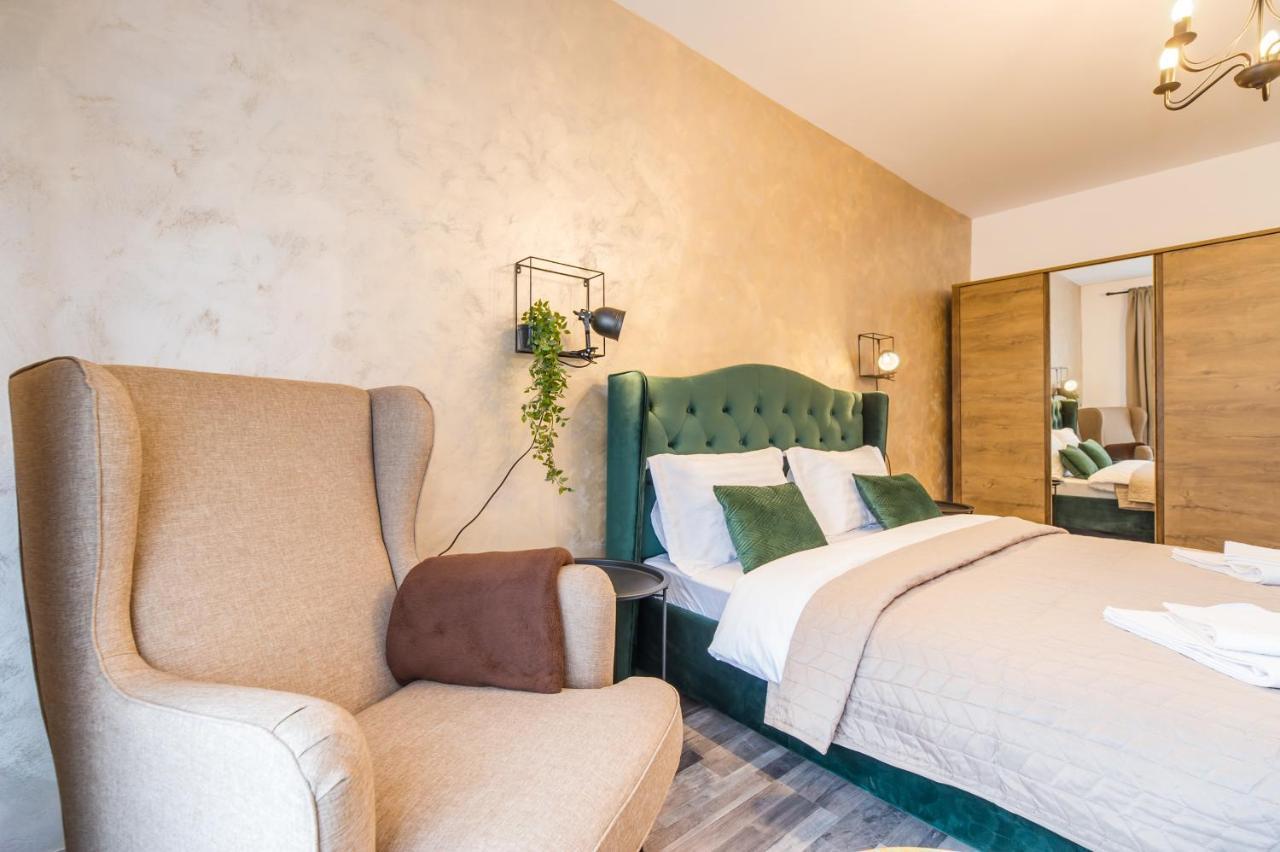 Smarald Apartament *